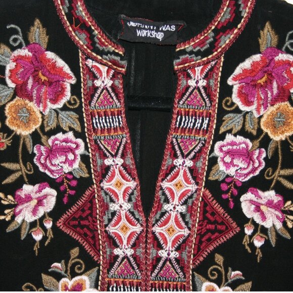 Johnny Was Workshop Nepal Black Embroidered Floral Silk Tunic Top V-Neck Size M - Picture 5 of 6